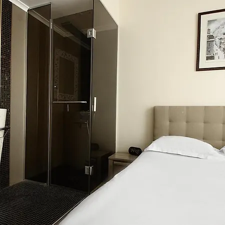 Bridgestreet Champs-elysees