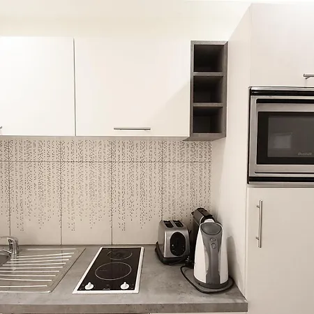 Bridgestreet Champs-elysees