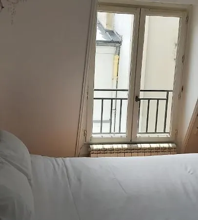 Bridgestreet Champs-elysees *