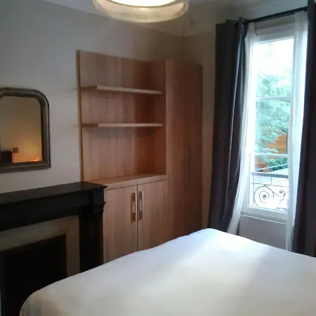 Bridgestreet Champs-elysees *