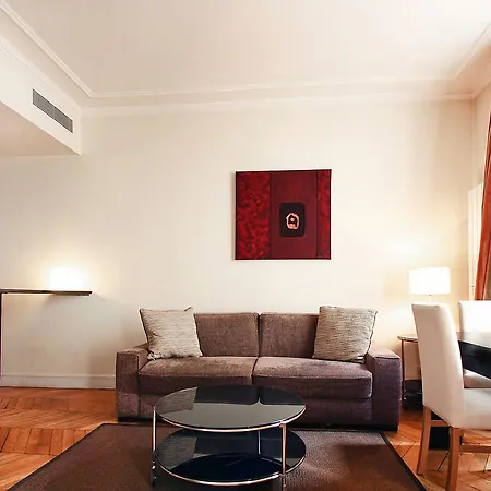 Bridgestreet Champs-elysees