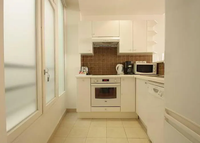 Bridgestreet Champs-elysees Apartmán *