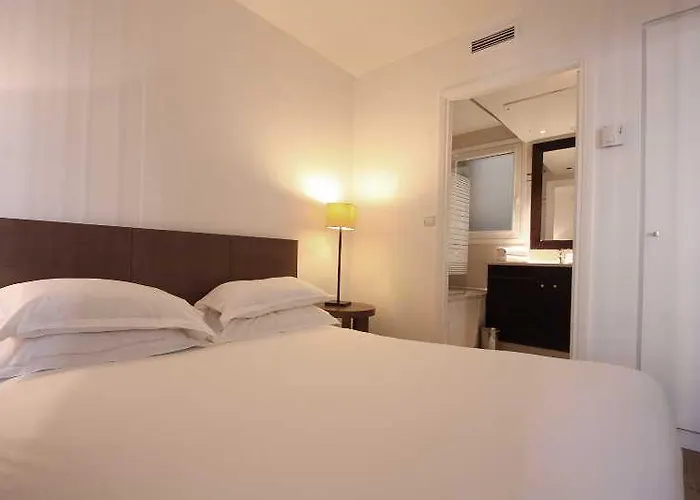 Bridgestreet Champs-elysees