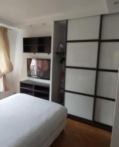 Bridgestreet Champs-elysees