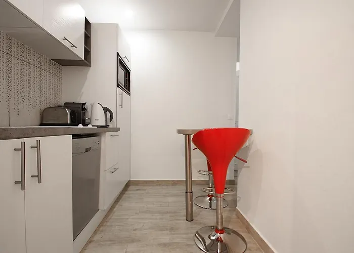 Bridgestreet Champs-elysees *