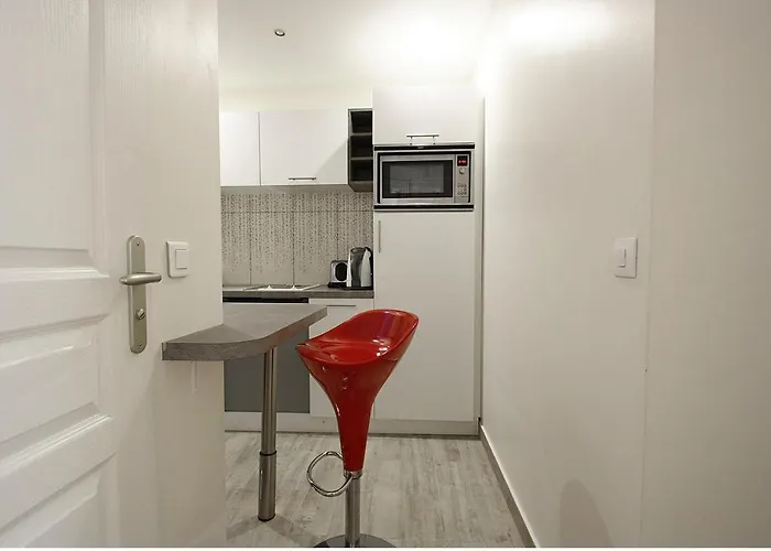 Bridgestreet Champs-elysees