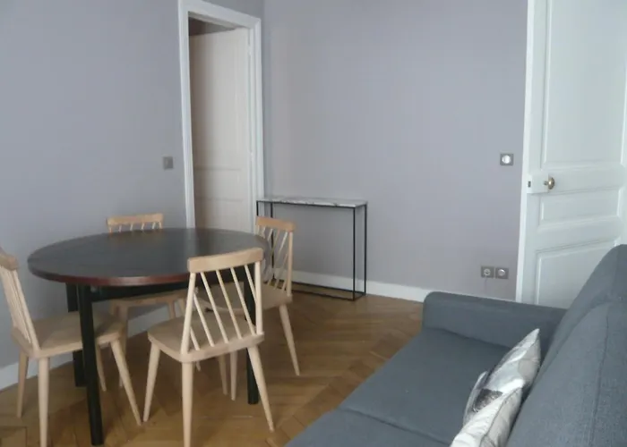 Bridgestreet Champs-elysees *