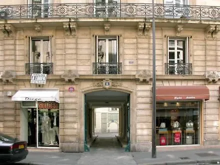 Bridgestreet Champs-elysees